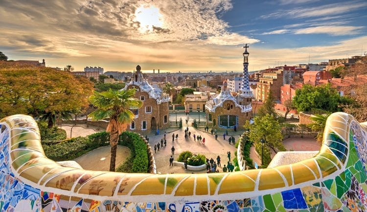 Primavera em Barcelona Roteiro de Gaudí: um passeio arquitetônico por Barcelona