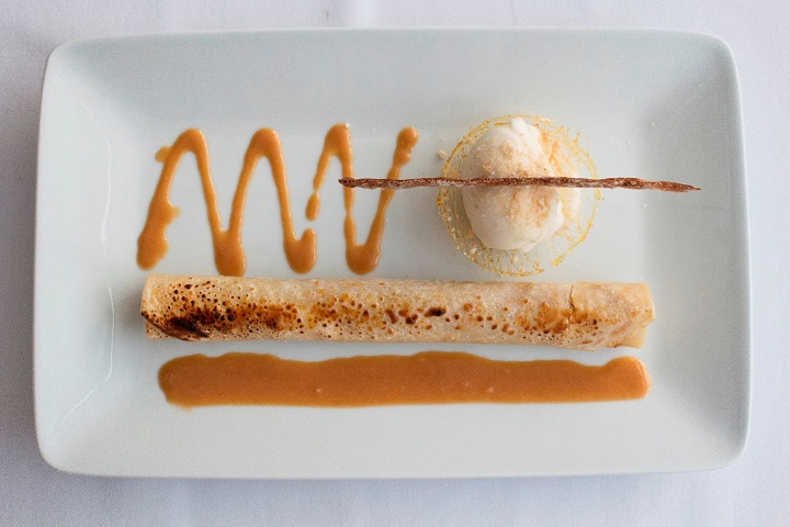 crepe churros recheado com doce de leite Uruguaio Lapataia com sorvete de macadâmia